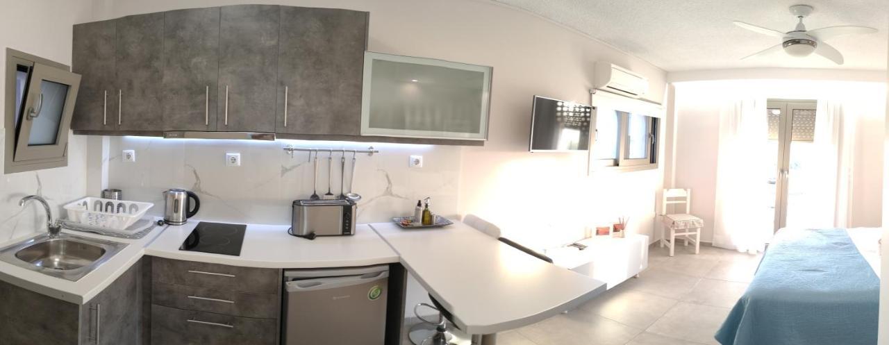 Irida Holiday Apartments Stoupa Bagian luar foto