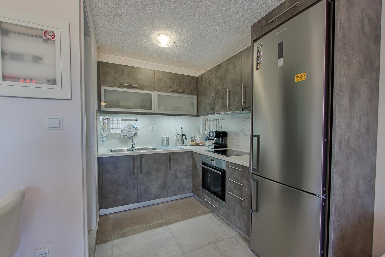 Irida Holiday Apartments Stoupa Bagian luar foto