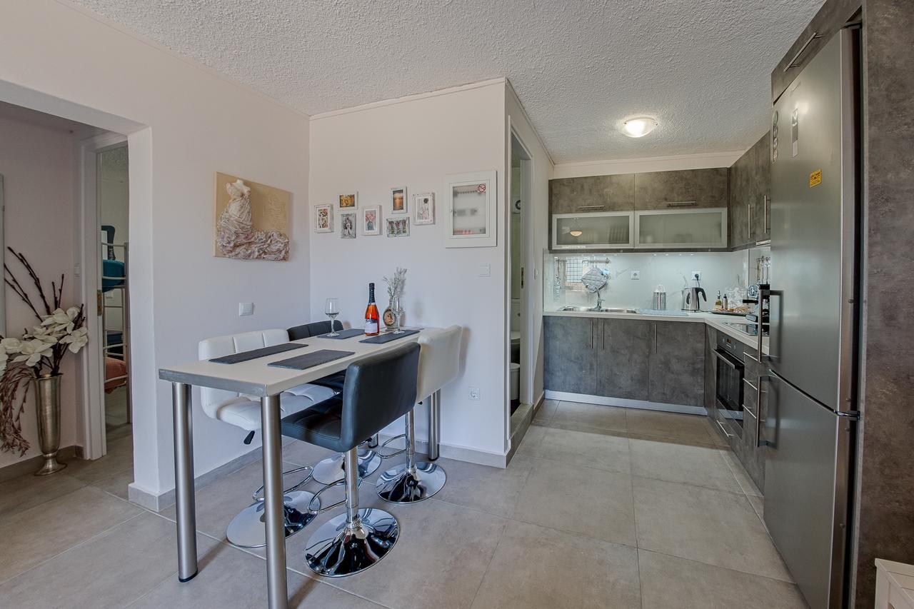 Irida Holiday Apartments Stoupa Bagian luar foto