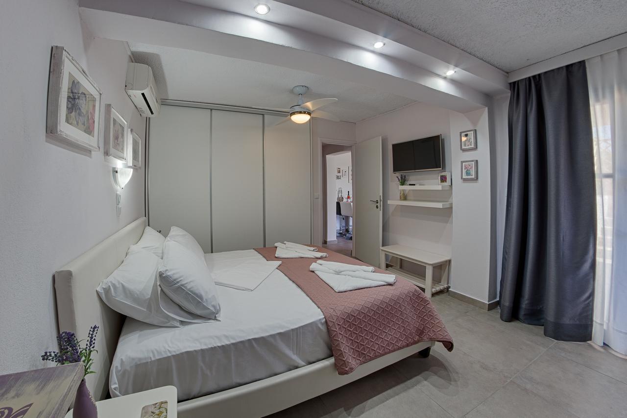 Irida Holiday Apartments Stoupa Bagian luar foto