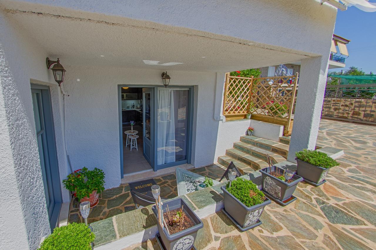 Irida Holiday Apartments Stoupa Bagian luar foto
