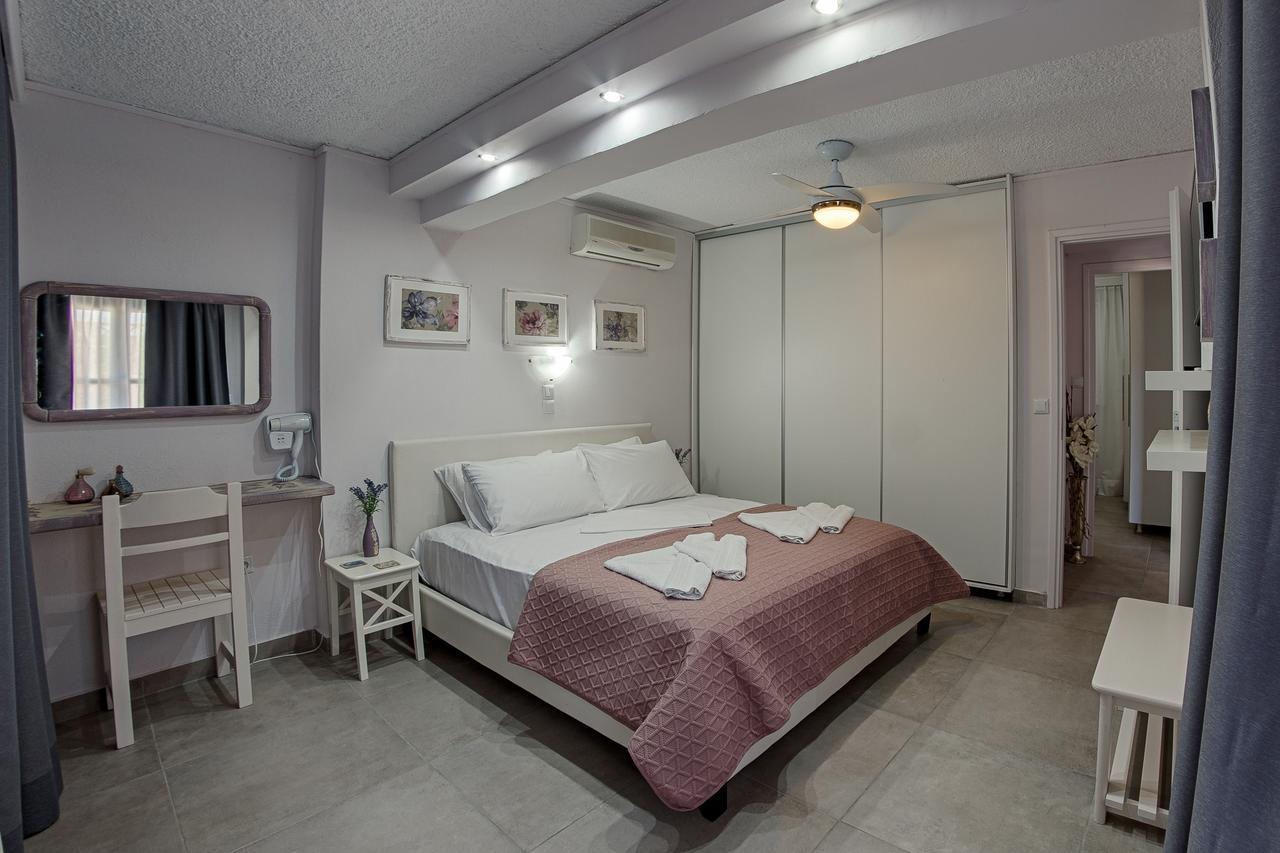 Irida Holiday Apartments Stoupa Bagian luar foto