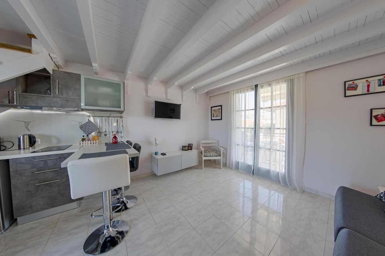 Irida Holiday Apartments Stoupa Bagian luar foto